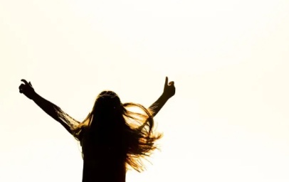 気功によるエネルギー調整のイメージ